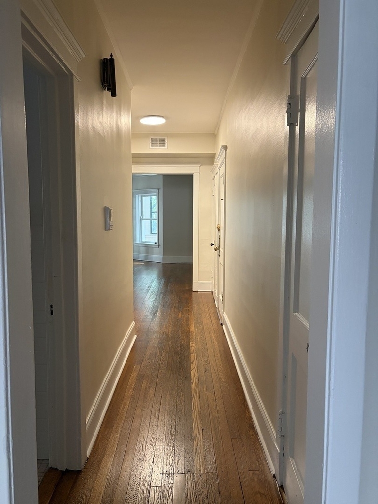 844 W Belle Plaine Avenue - Photo 4