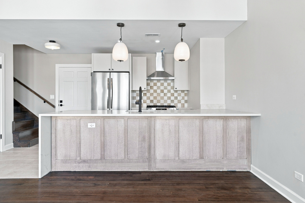 102 S Washington Street - Photo 1