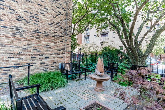 3620 N Pine Grove Avenue - Photo 2