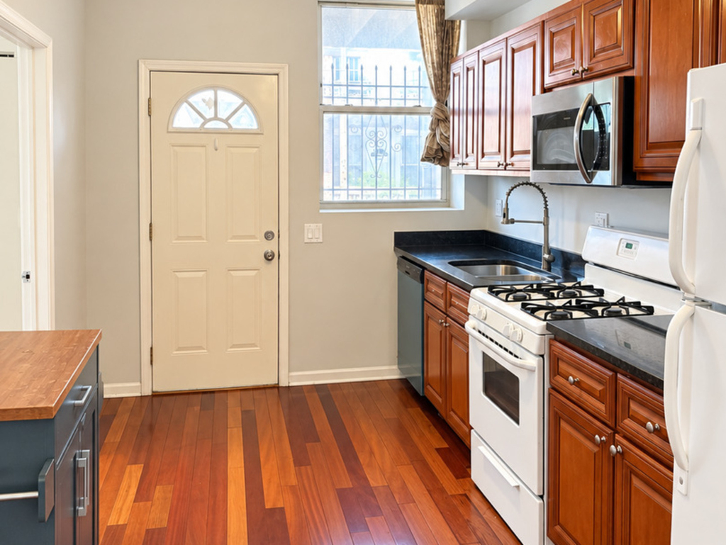 5142 S Ingleside Avenue - Photo 4