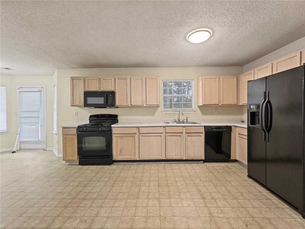 2416 Rambling Way - Photo 4