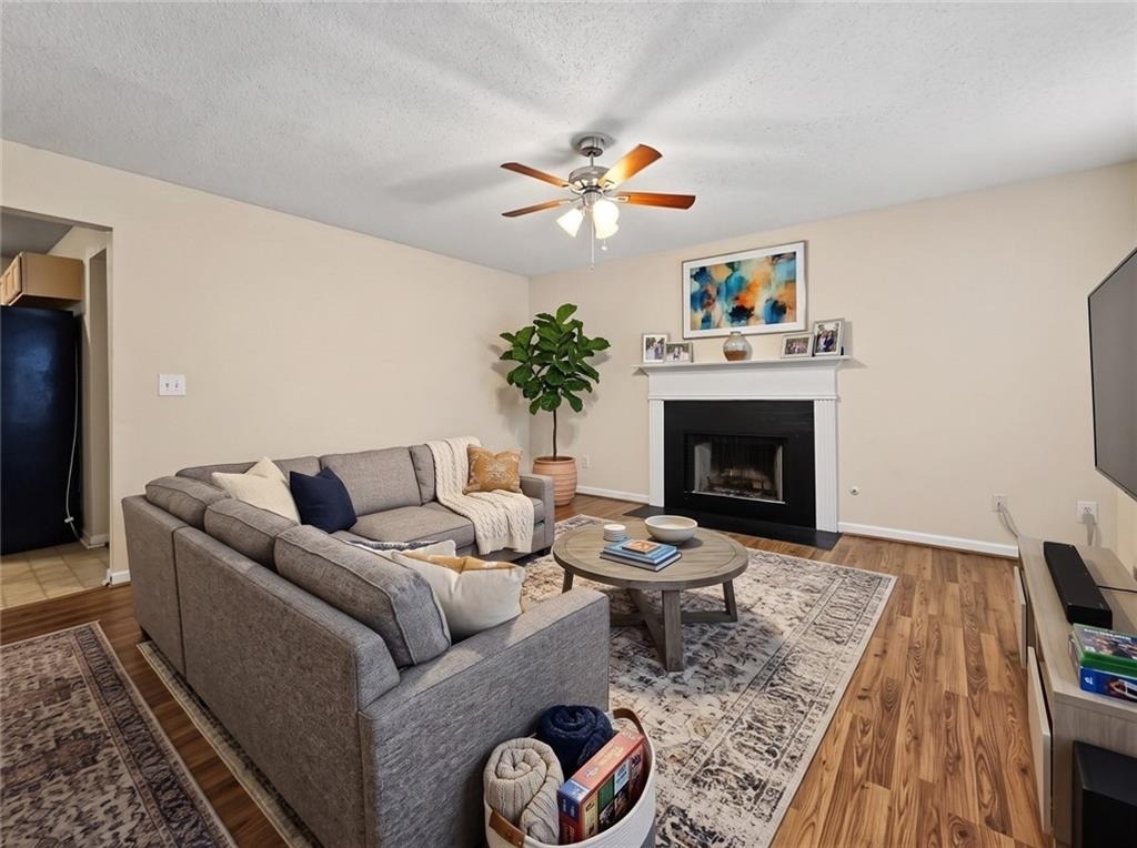 2416 Rambling Way - Photo 10