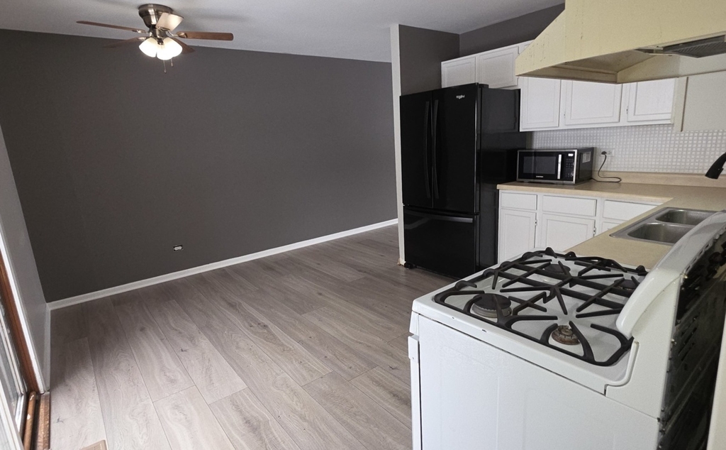 1114 N Oak Terrace - Photo 5