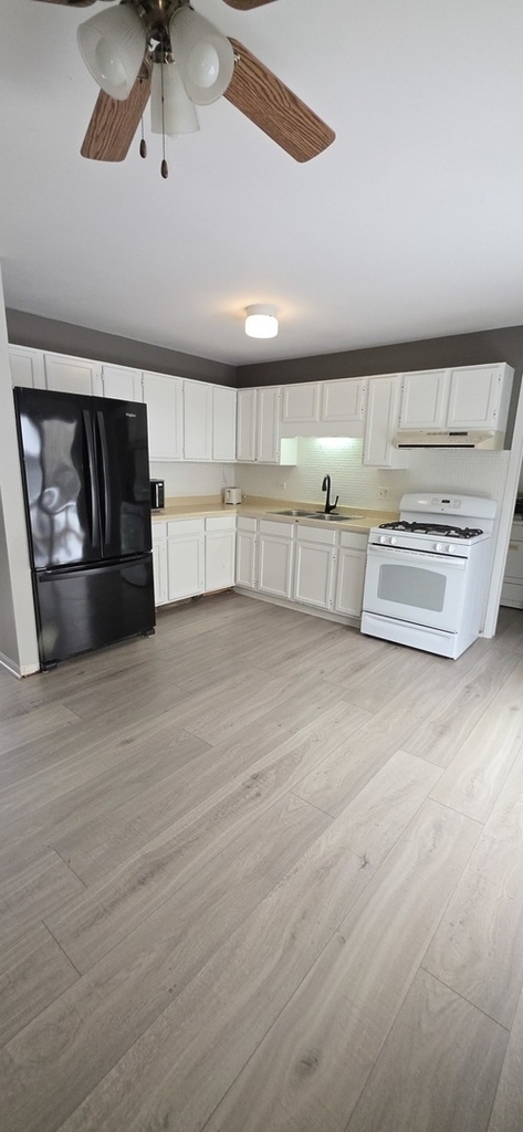 1114 N Oak Terrace - Photo 4