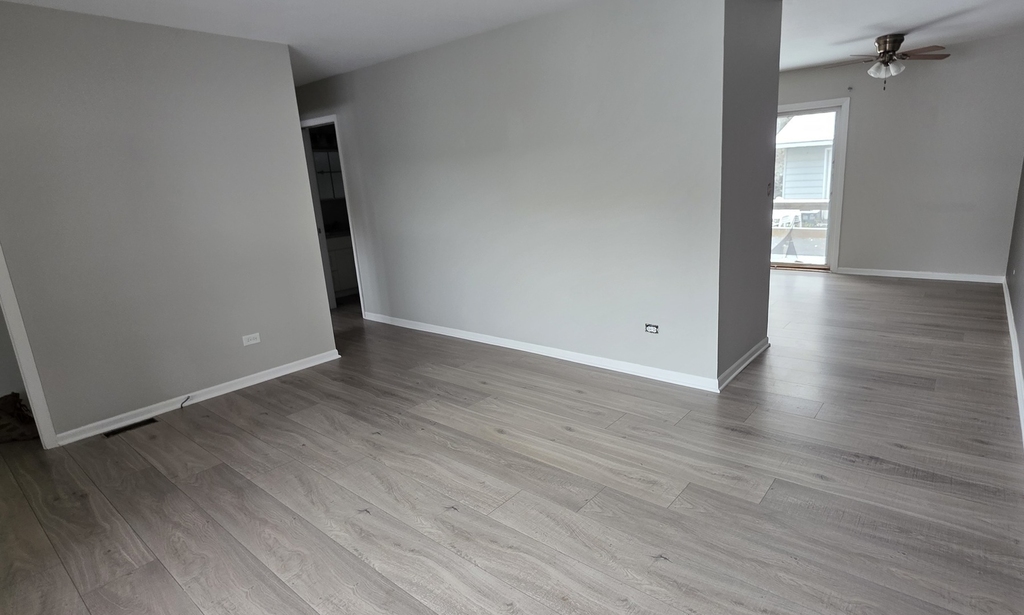 1114 N Oak Terrace - Photo 3