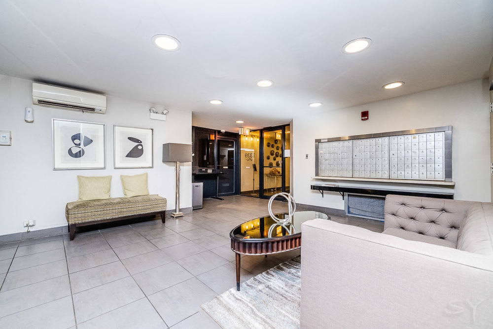 1339 N Dearborn Street - Photo 2