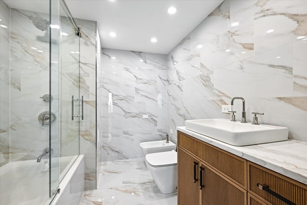 950 N Michigan Avenue - Photo 2