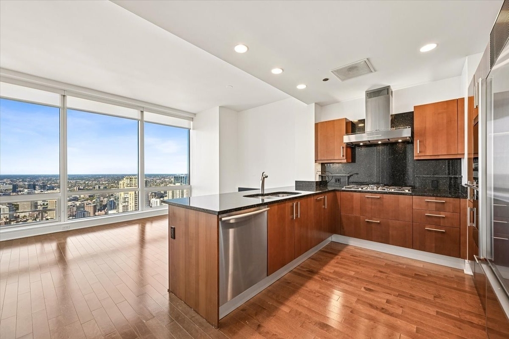 401 N Wabash Avenue - Photo 1