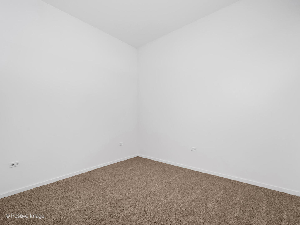 500 W Superior Street - Photo 16
