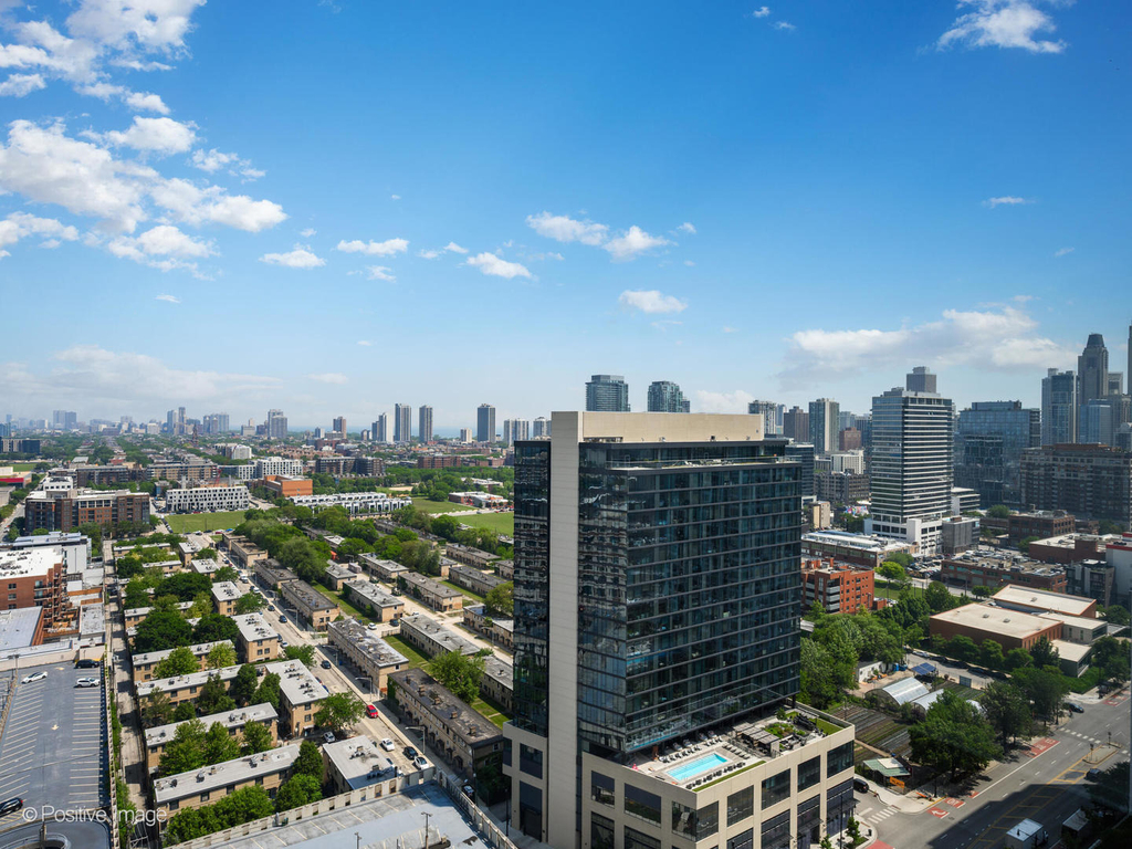 500 W Superior Street - Photo 20