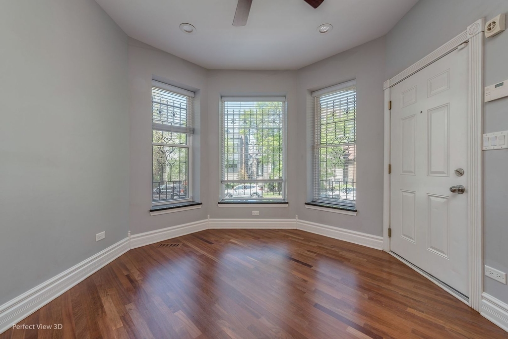 1437 N Washtenaw Avenue - Photo 1