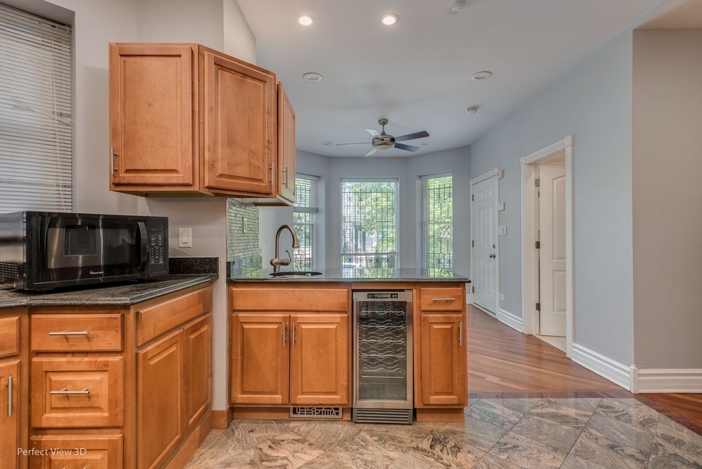 1437 N Washtenaw Avenue - Photo 2