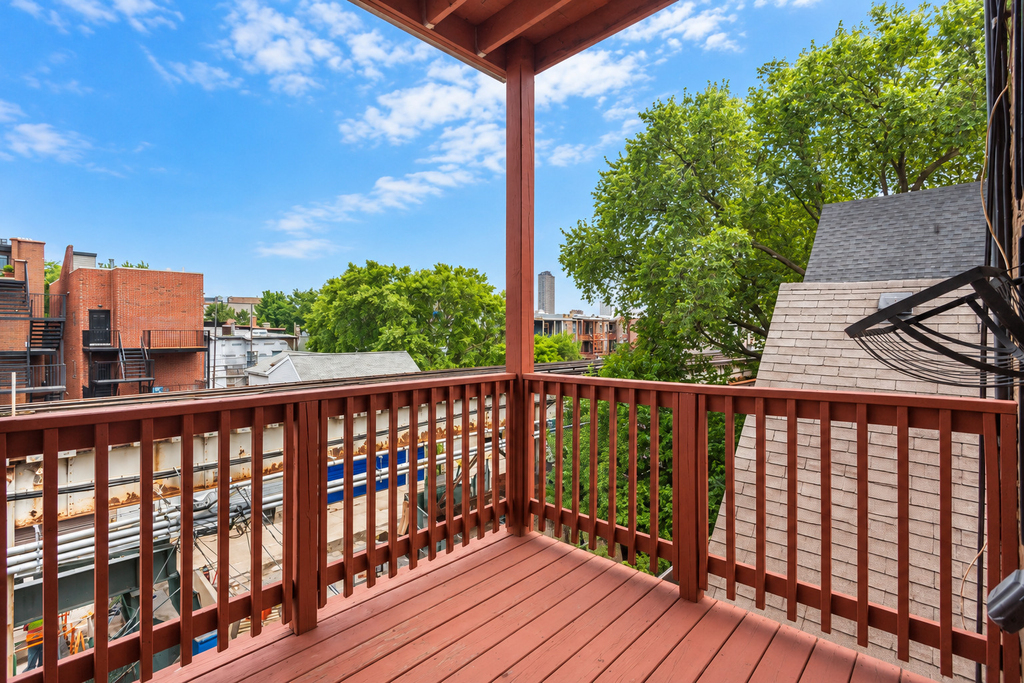 1032 W Roscoe Street - Photo 11