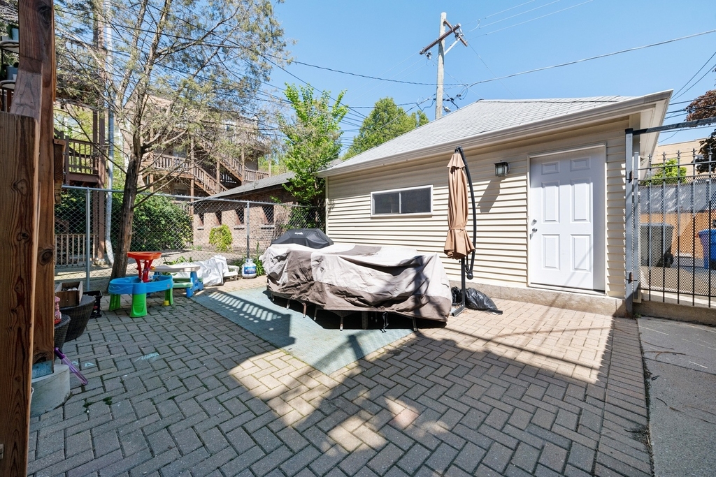 1510 W Addison Street - Photo 18