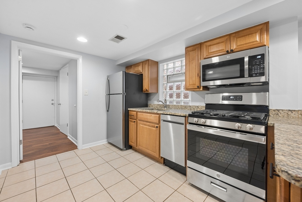 1510 W Addison Street - Photo 6