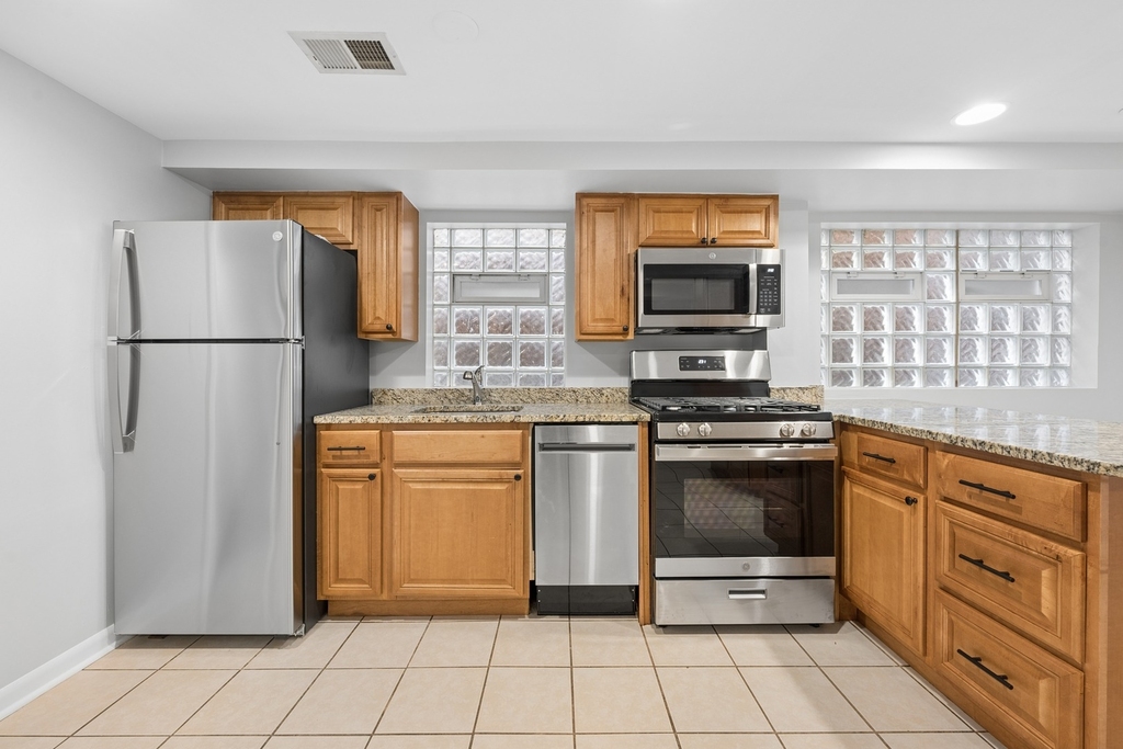 1510 W Addison Street - Photo 7