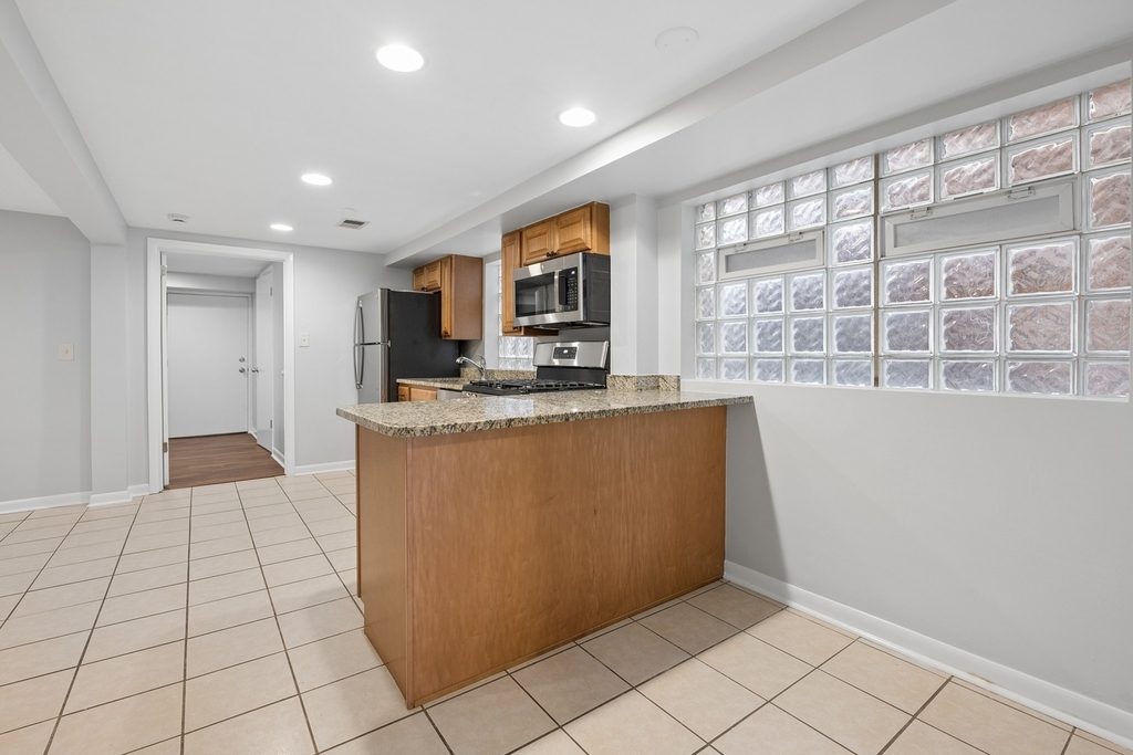 1510 W Addison Street - Photo 4