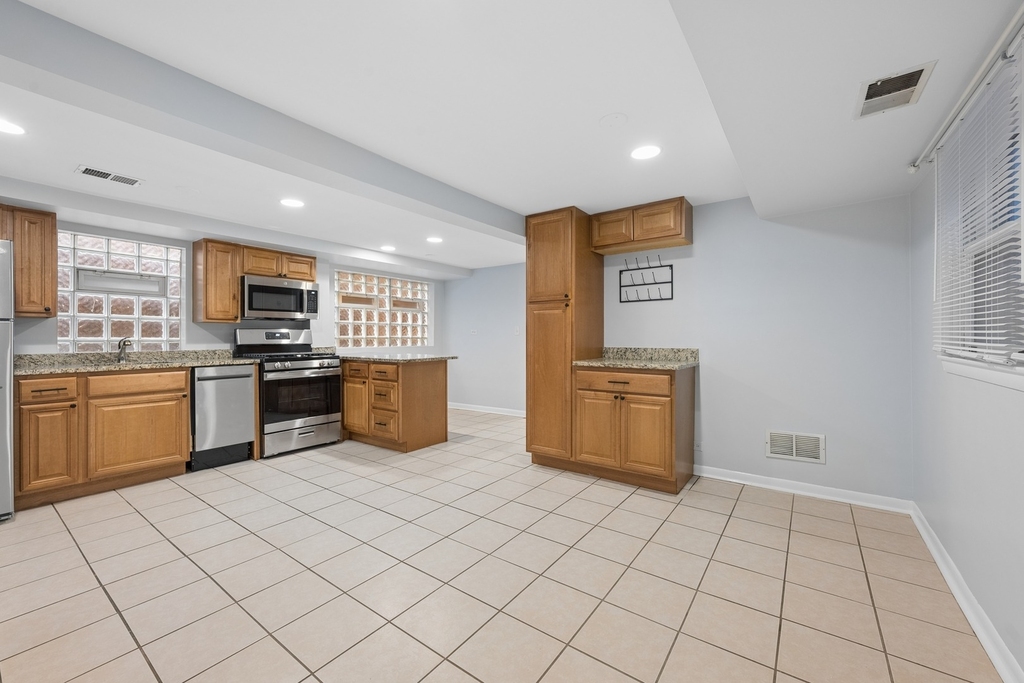 1510 W Addison Street - Photo 10