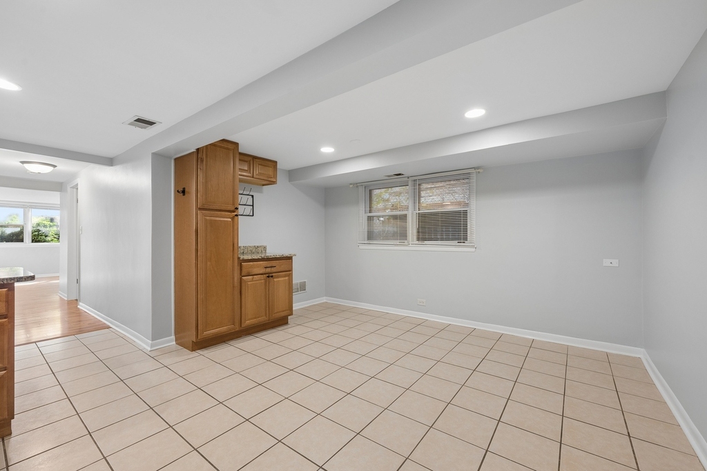 1510 W Addison Street - Photo 9