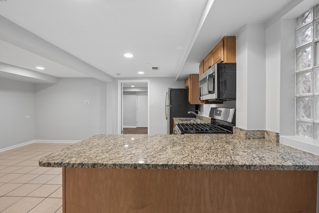 1510 W Addison Street - Photo 5