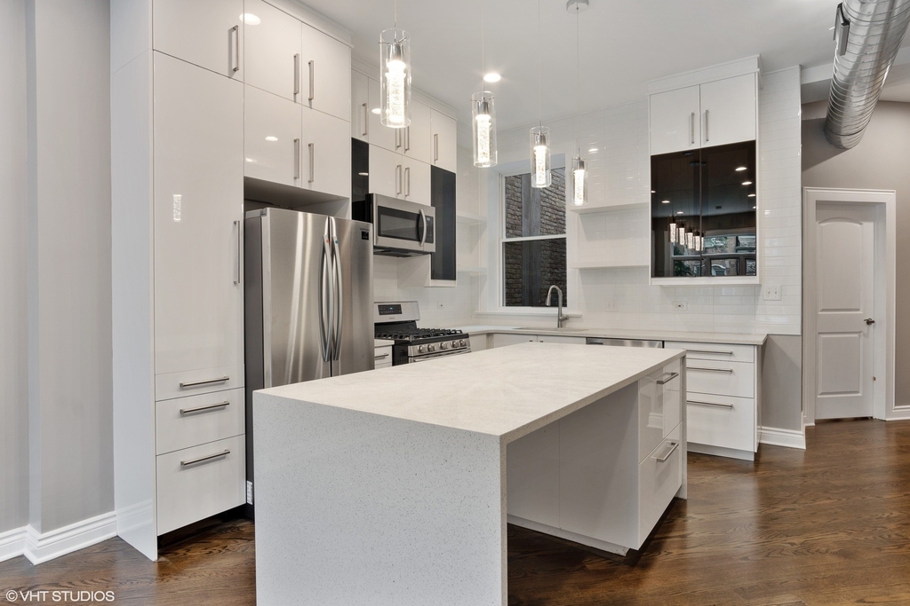 608 W Arlington Place - Photo 2