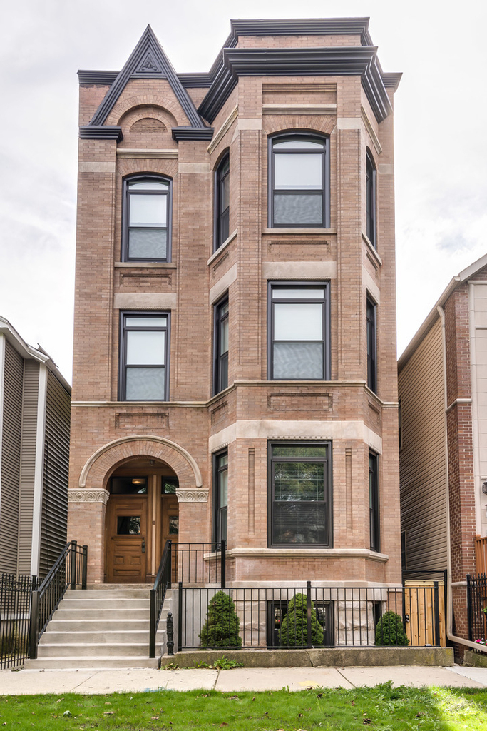 2441 W Cortland Street - Photo 0