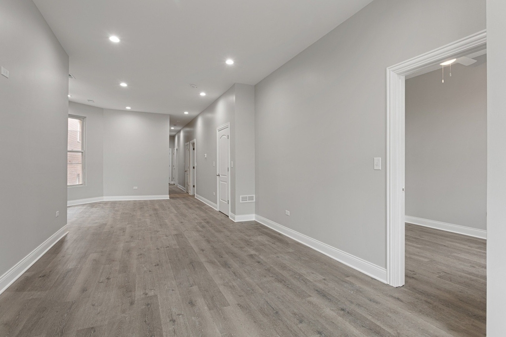 2714 W Polk Street - Photo 2