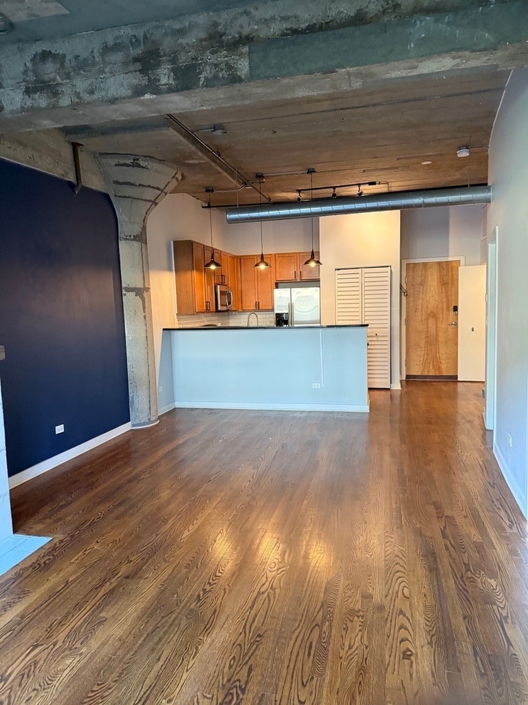 1110 W 15th Street - Photo 2