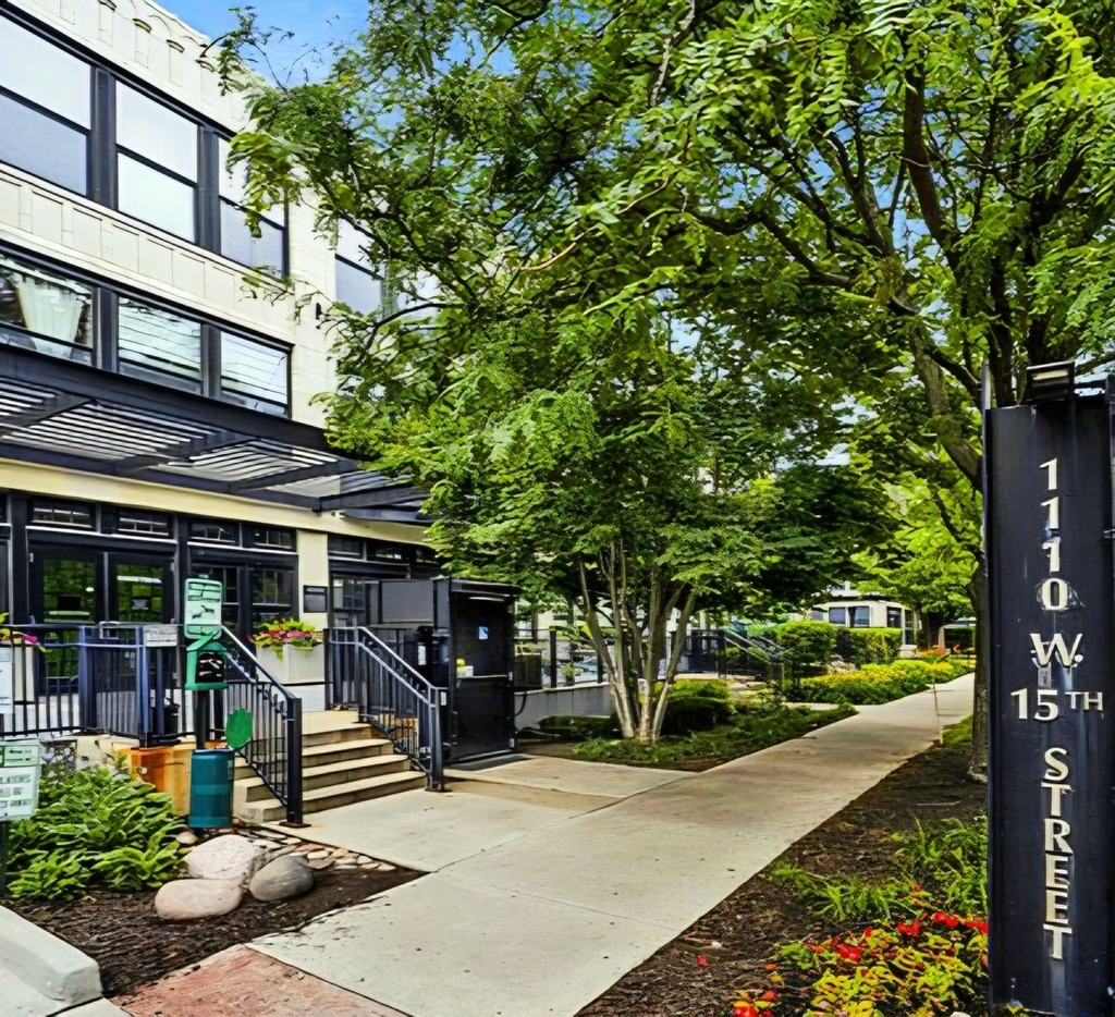 1110 W 15th Street - Photo 0
