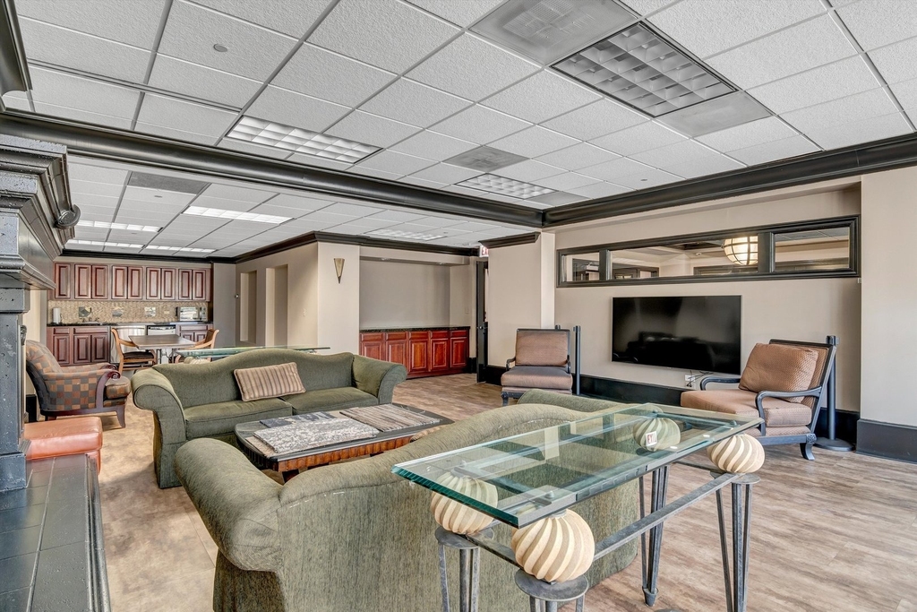 10 E Ontario Street - Photo 15
