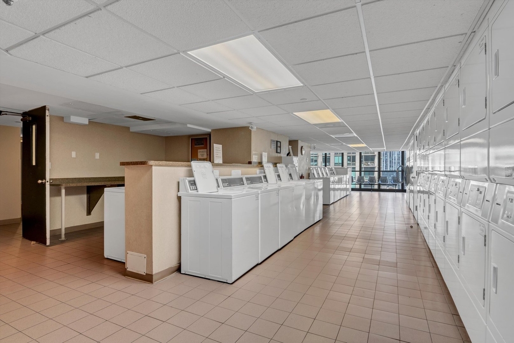 10 E Ontario Street - Photo 16