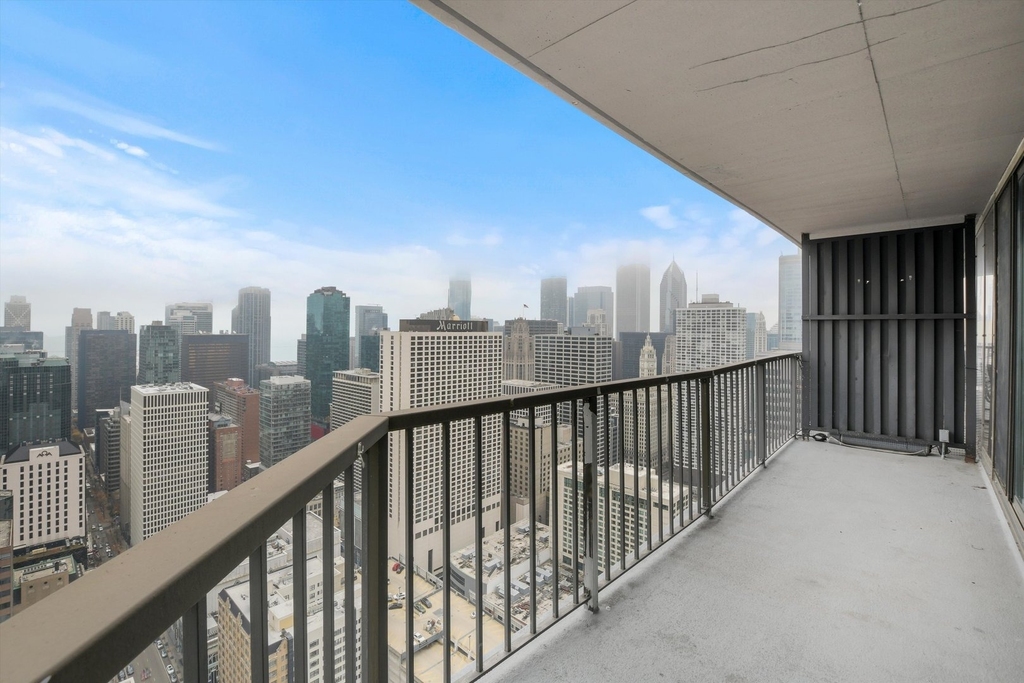 10 E Ontario Street - Photo 12
