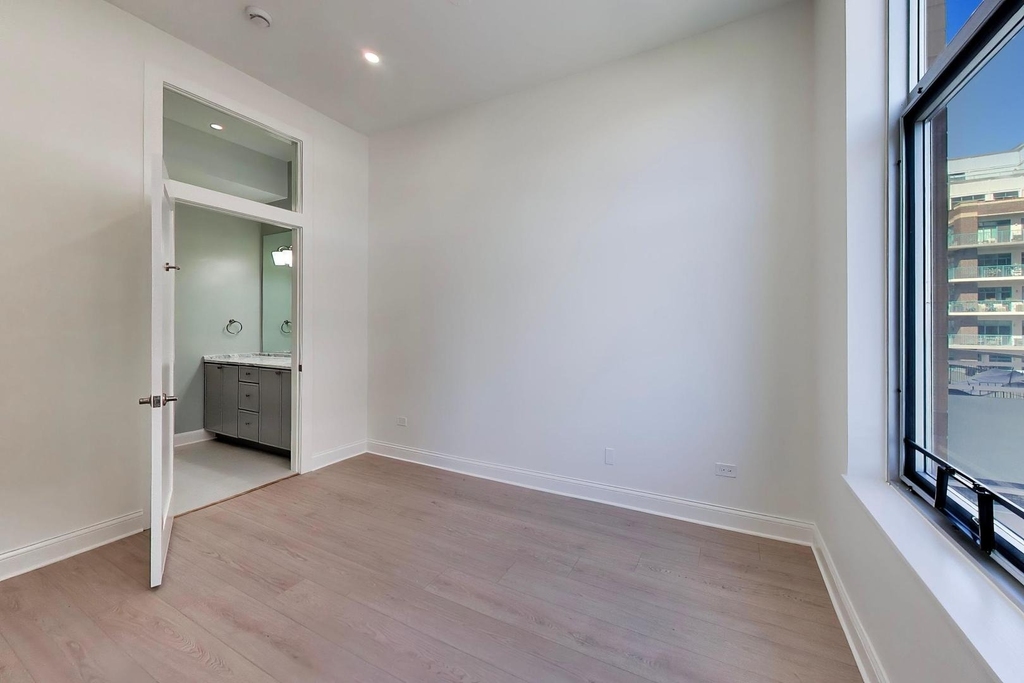 939 W Madison Street - Photo 17