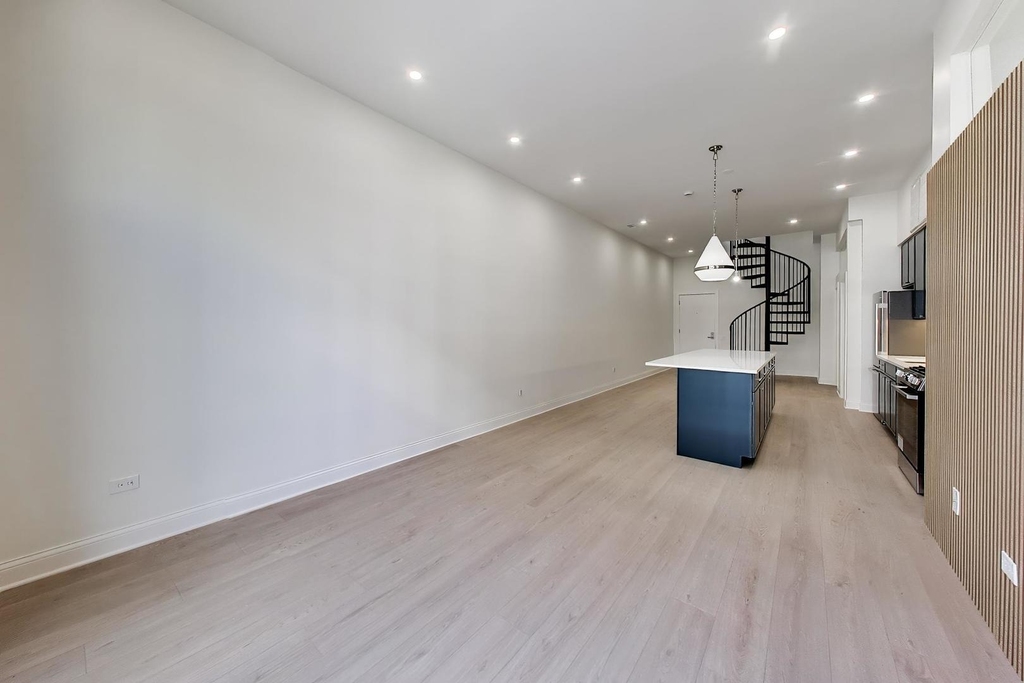 939 W Madison Street - Photo 8