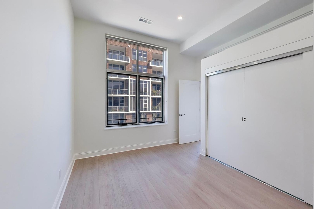 939 W Madison Street - Photo 18