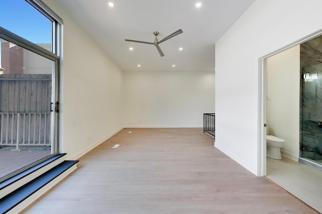 939 W Madison Street - Photo 26