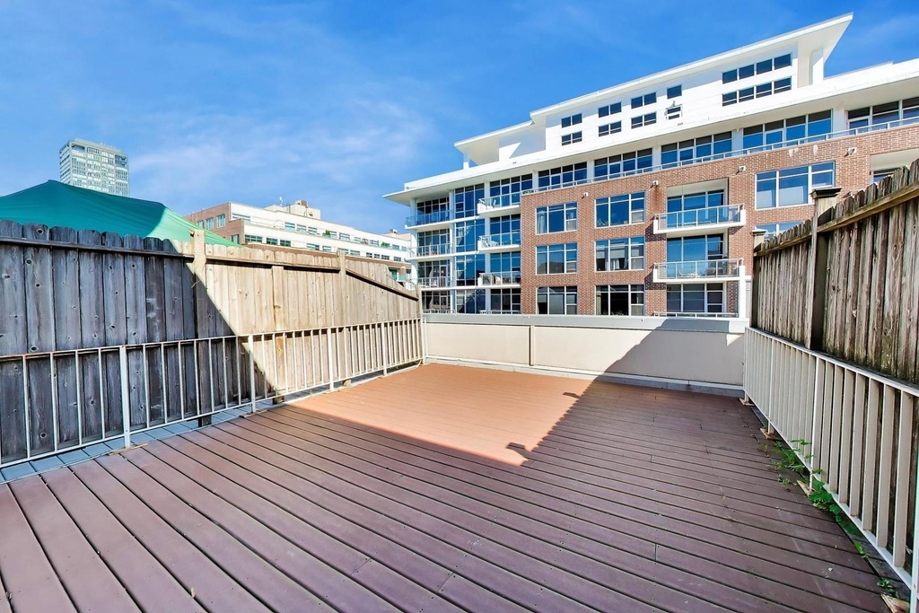 939 W Madison Street - Photo 29