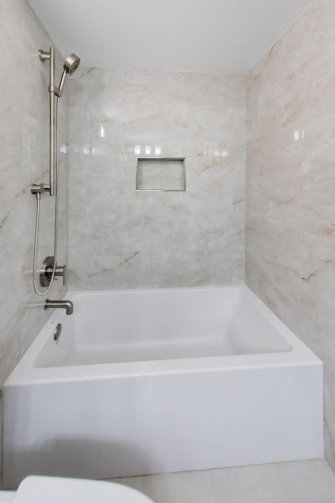 939 W Madison Street - Photo 16