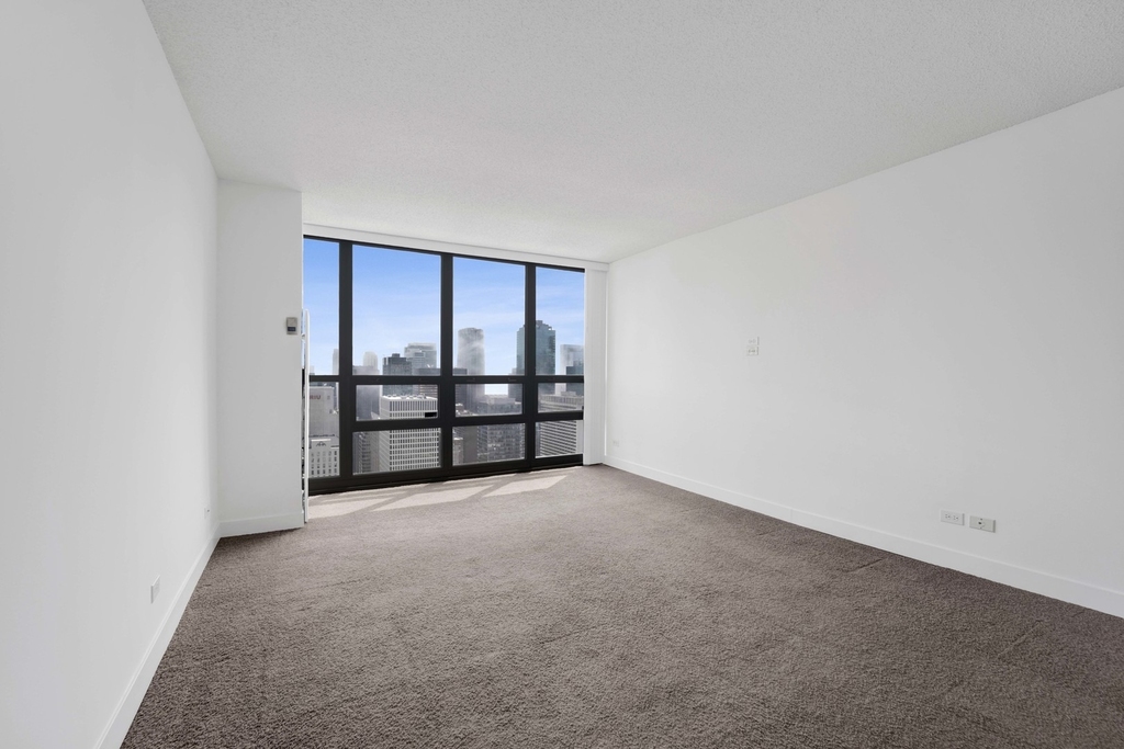 10 E Ontario Street - Photo 14