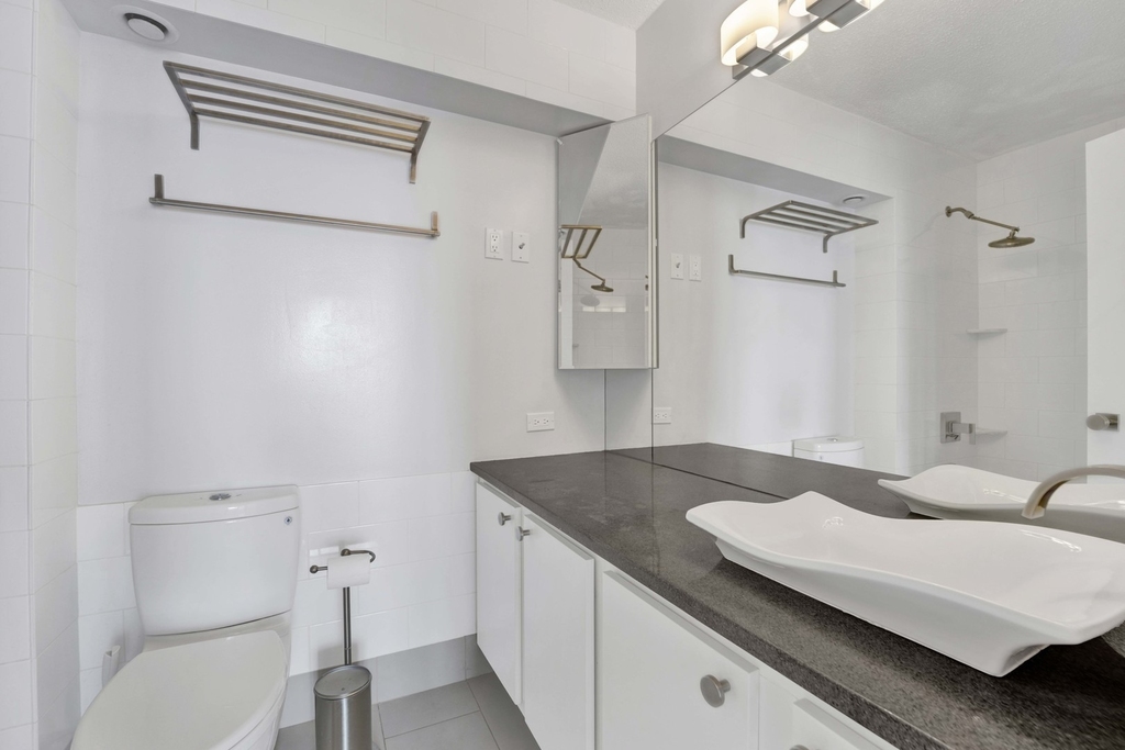 10 E Ontario Street - Photo 16