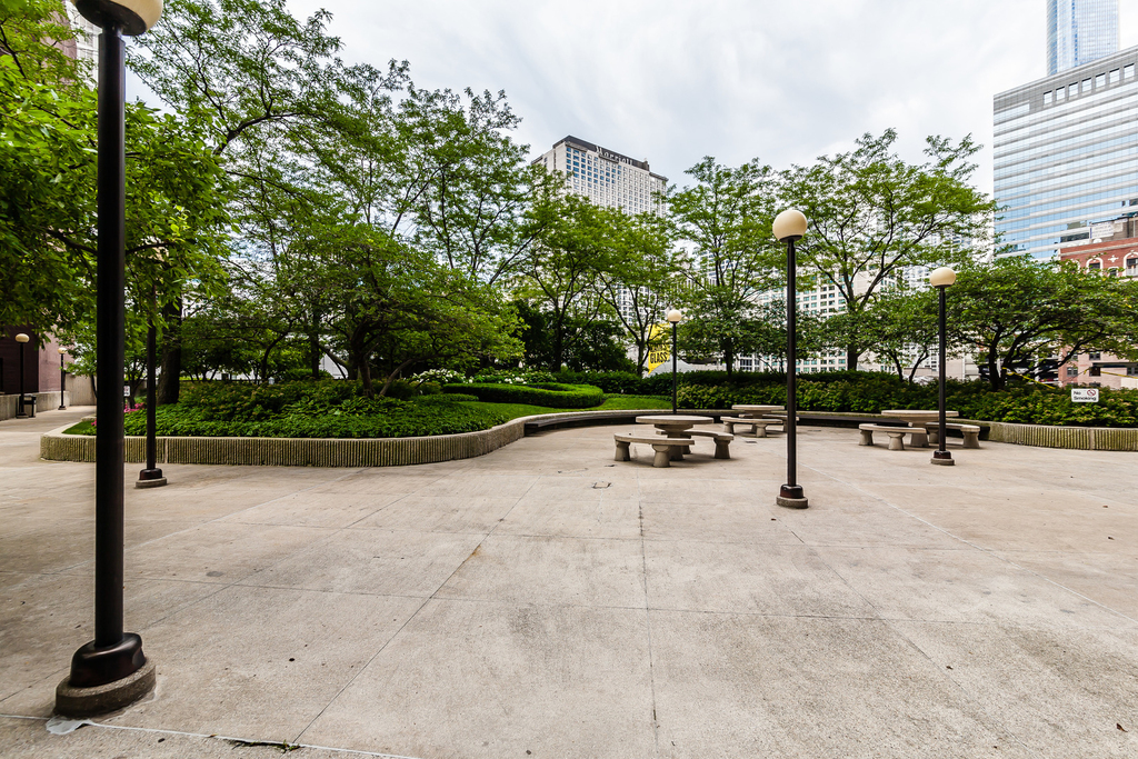 10 E Ontario Street - Photo 26