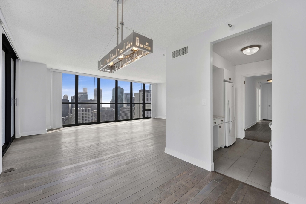 10 E Ontario Street - Photo 6