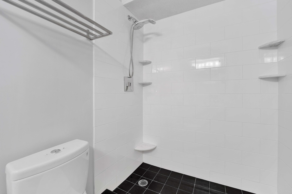 10 E Ontario Street - Photo 19