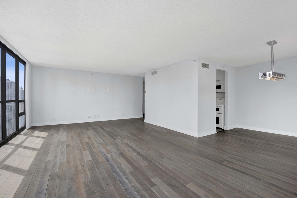 10 E Ontario Street - Photo 4