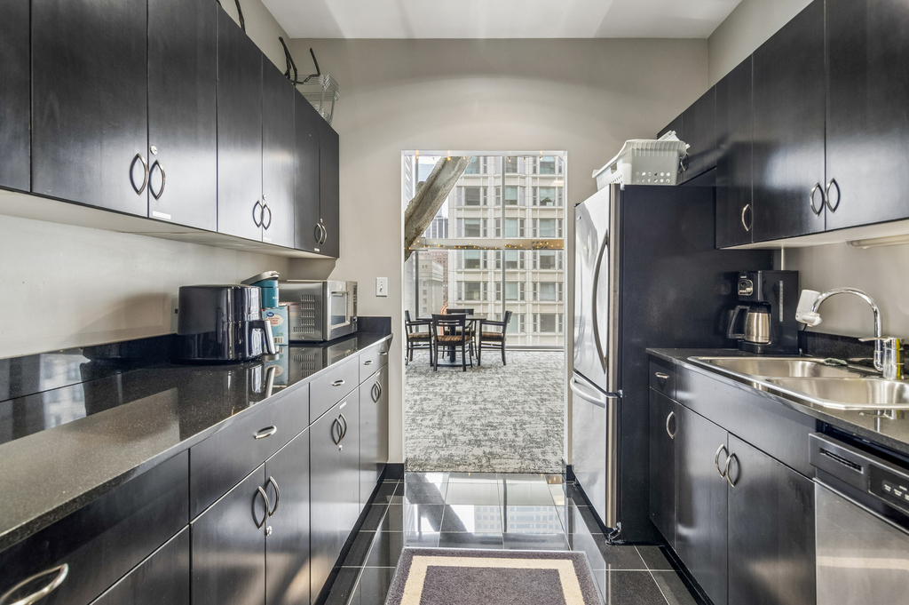 8 E Randolph Street - Photo 13