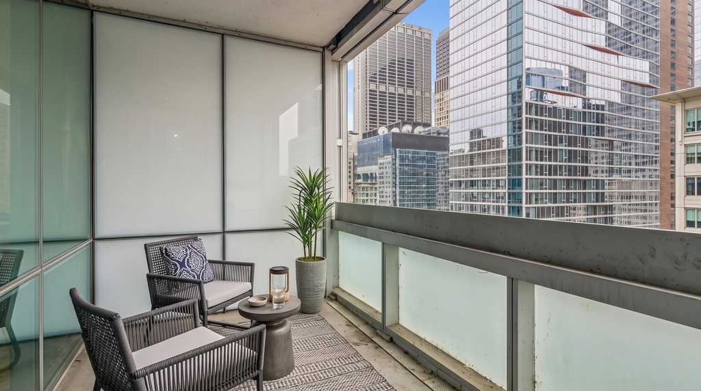 8 E Randolph Street - Photo 9