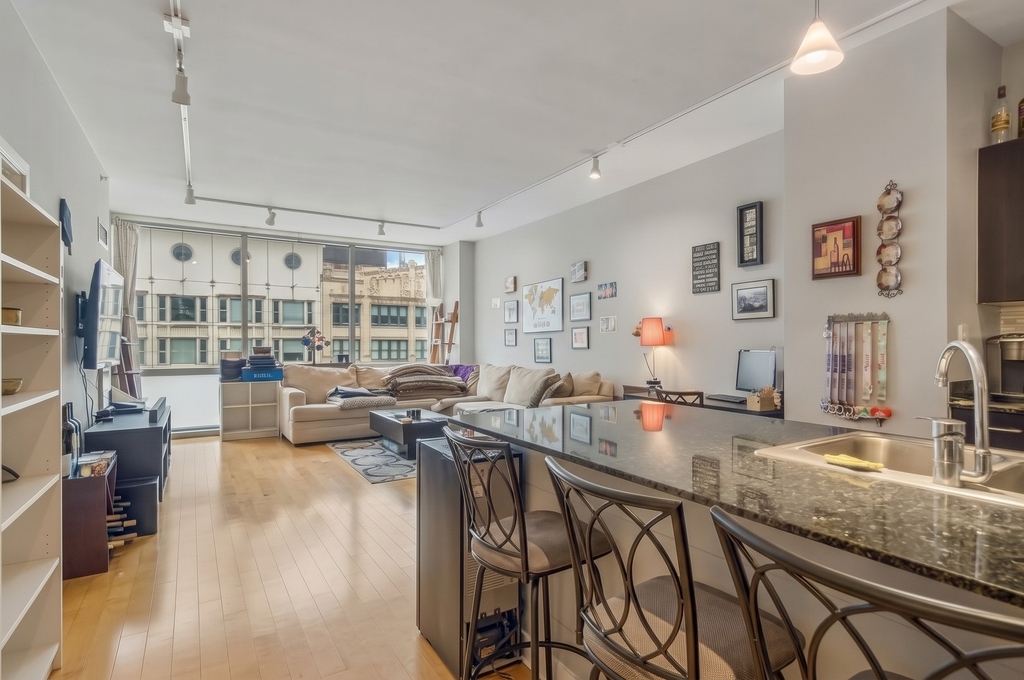 8 E Randolph Street - Photo 3