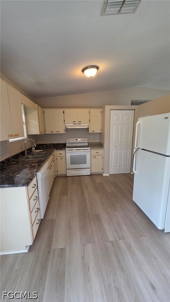 3800 Lee Boulevard - Photo 2