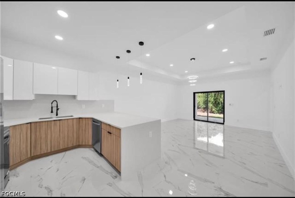 306 Bell Boulevard S - Photo 4