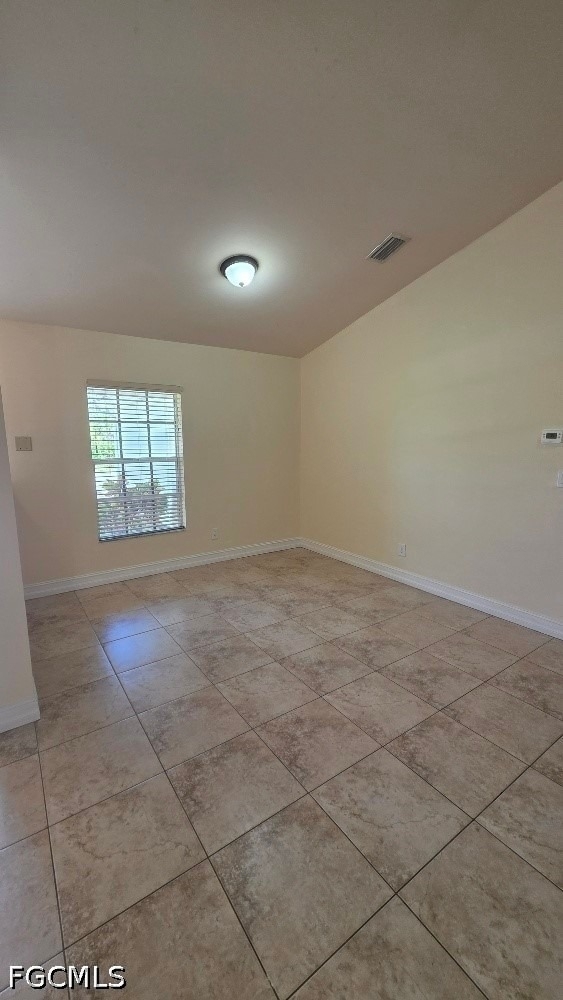 3106 E 10th Street - Photo 4